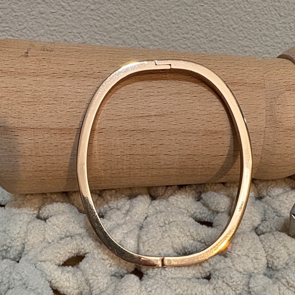 Elegant Gold Bangle with Crystals - Picture 11 of 14